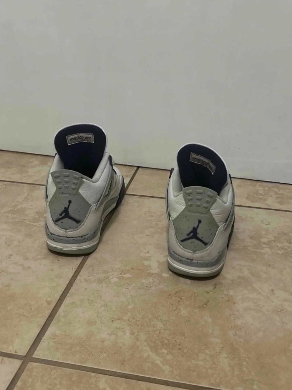 Jordan clean sneakers